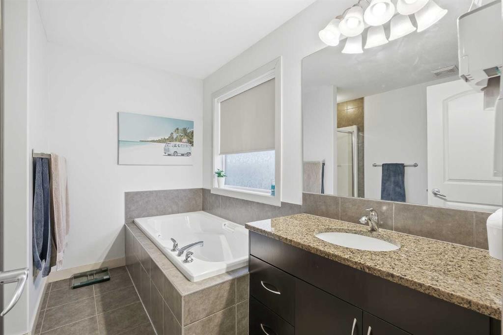 107 Everwoods Park Sw, Calgary, AB - Indoor Photo Showing Bathroom