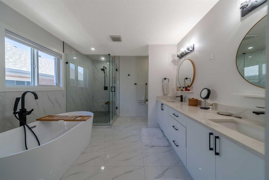 9 Scripps Landing Nw, Calgary, AB - Indoor Photo Showing Bathroom