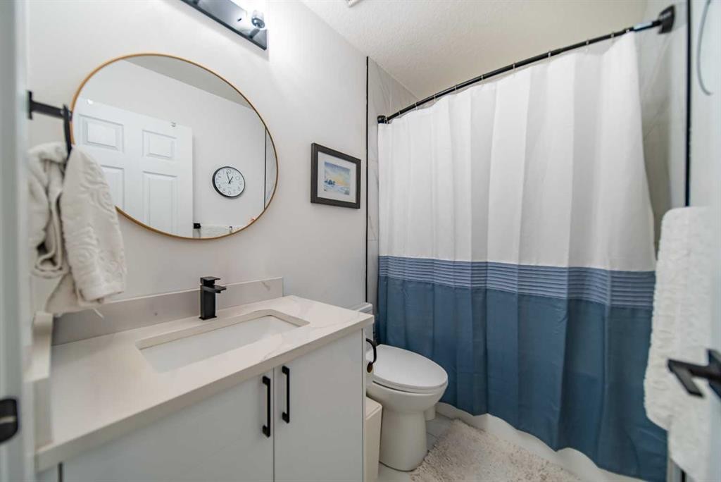9 Scripps Landing Nw, Calgary, AB - Indoor Photo Showing Bathroom