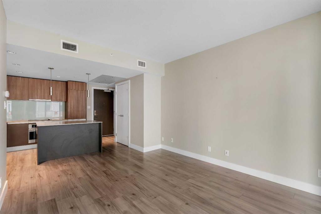 1105-1122 3 Street Se, Calgary, AB - Indoor Photo Showing Kitchen