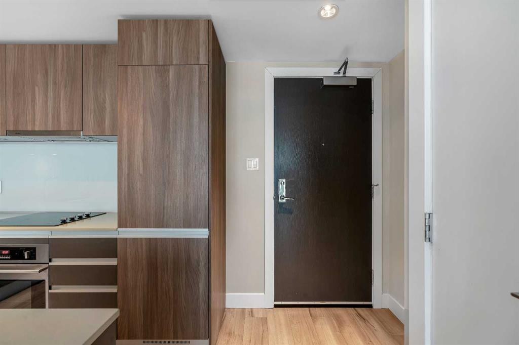 1105-1122 3 Street Se, Calgary, AB - Indoor Photo Showing Other Room