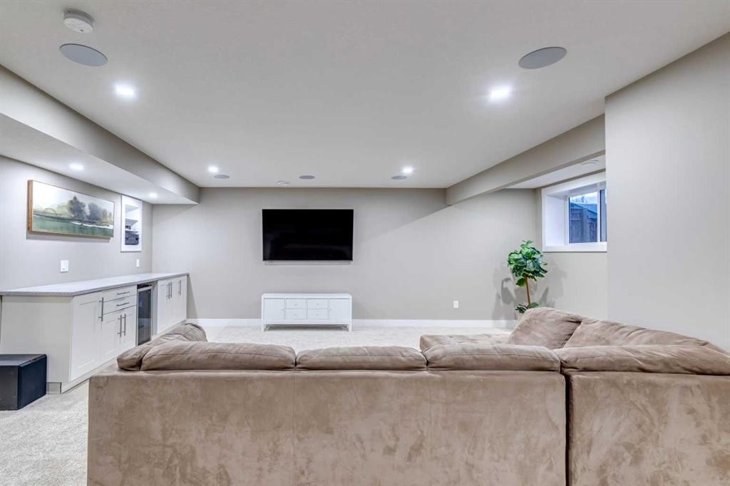 490 Mahogany Manor Se, Calgary, AB - Indoor Photo Showing Other Room