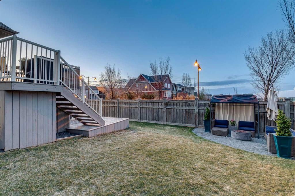 490 Mahogany Manor Se, Calgary, AB - Outdoor