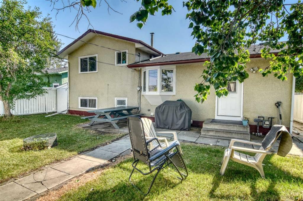 6151 Penworth Road Se, Calgary, AB - Outdoor With Deck Patio Veranda