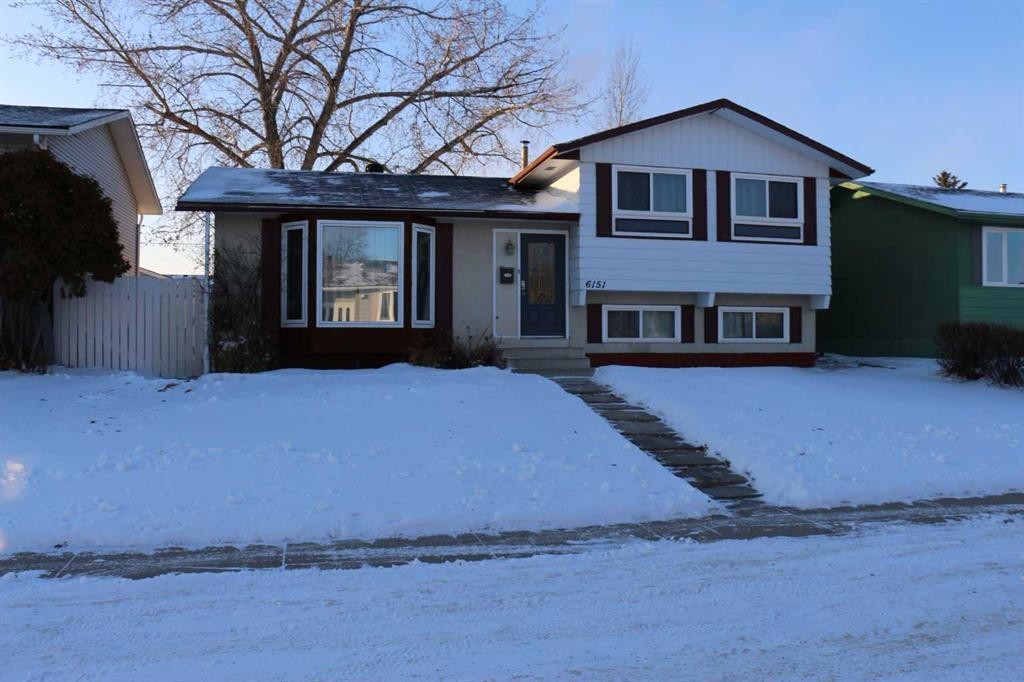 6151 Penworth Road Se, Calgary, AB - Outdoor With Facade