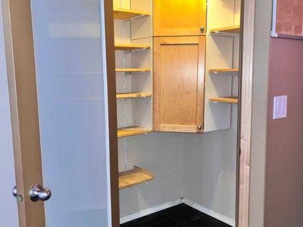 6151 Penworth Road Se, Calgary, AB - Indoor