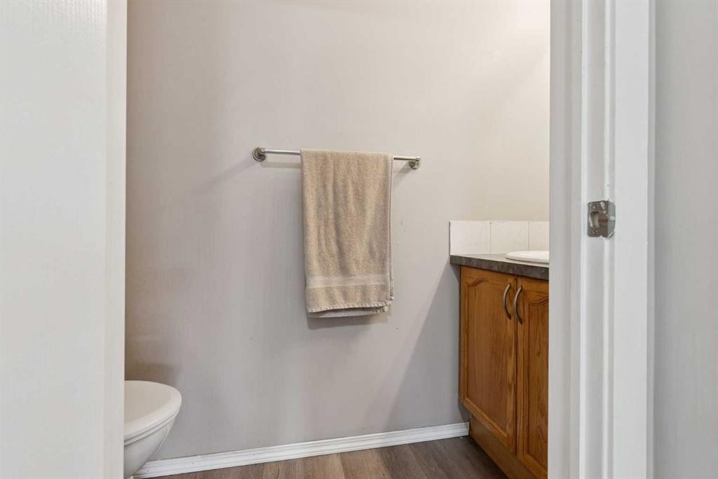 35 Saddletree Drive Ne, Calgary, AB - Indoor Photo Showing Bathroom