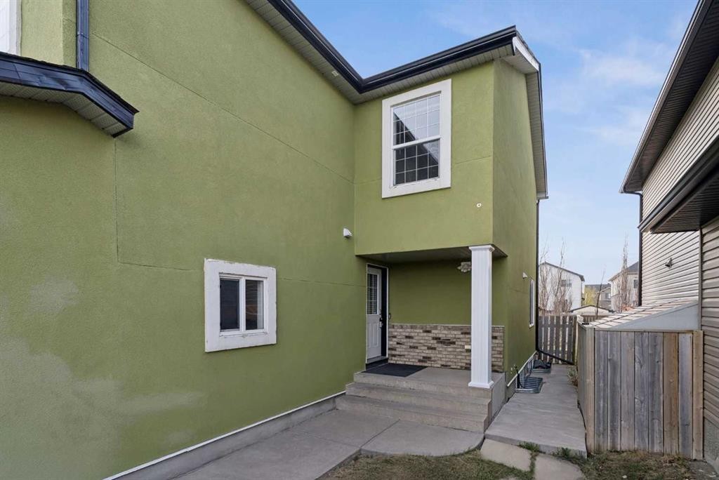35 Saddletree Drive Ne, Calgary, AB - Outdoor With Exterior