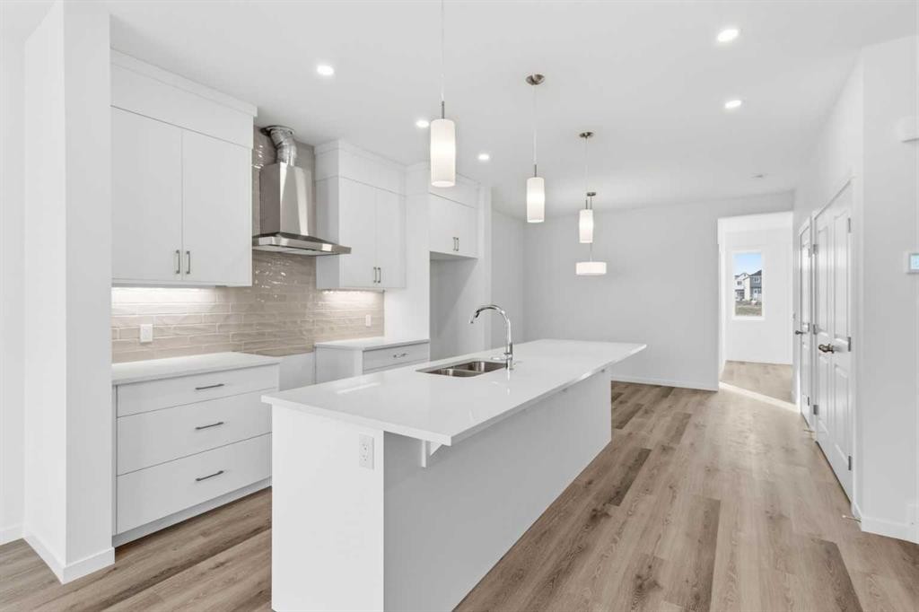 199 Annette Landing, Calgary, AB - Indoor Photo Showing Kitchen With Double Sink With Upgraded Kitchen