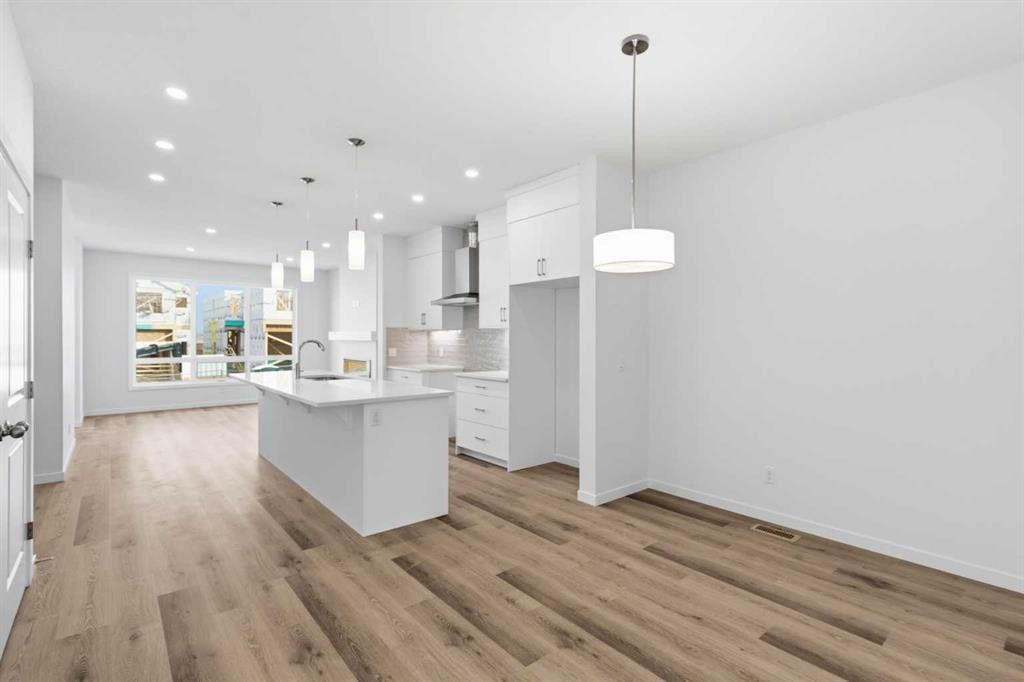 199 Annette Landing, Calgary, AB - Indoor Photo Showing Kitchen With Upgraded Kitchen