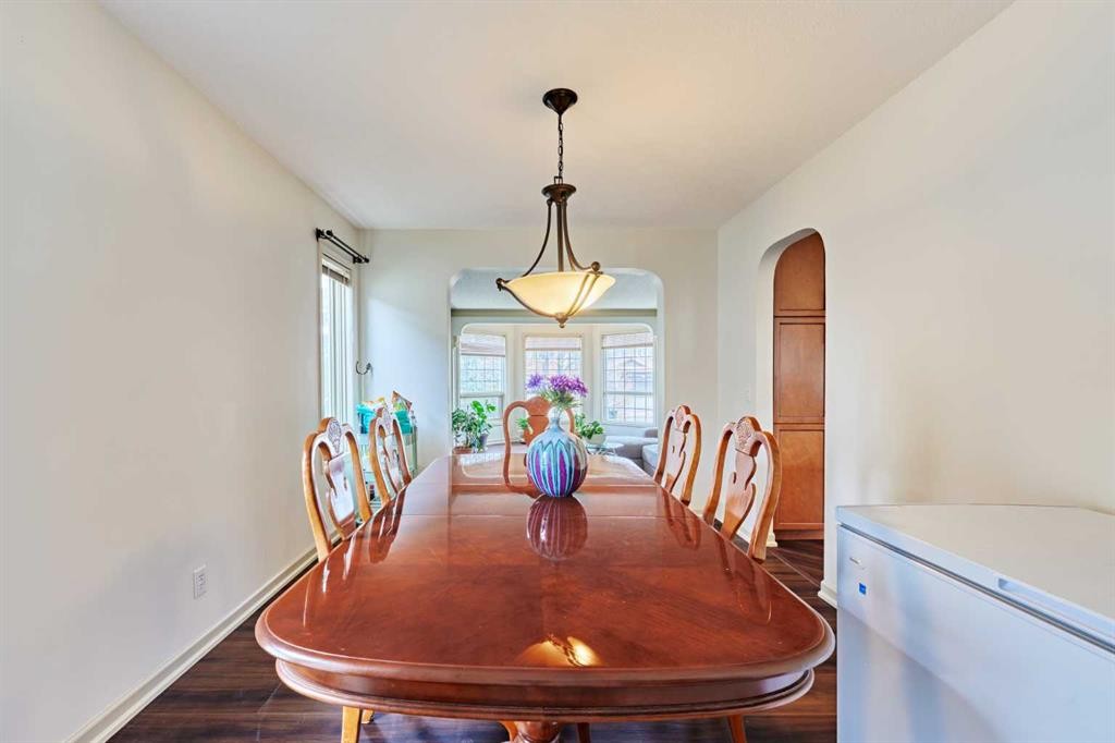243 Hampshire Close Nw, Calgary, AB - Indoor Photo Showing Dining Room