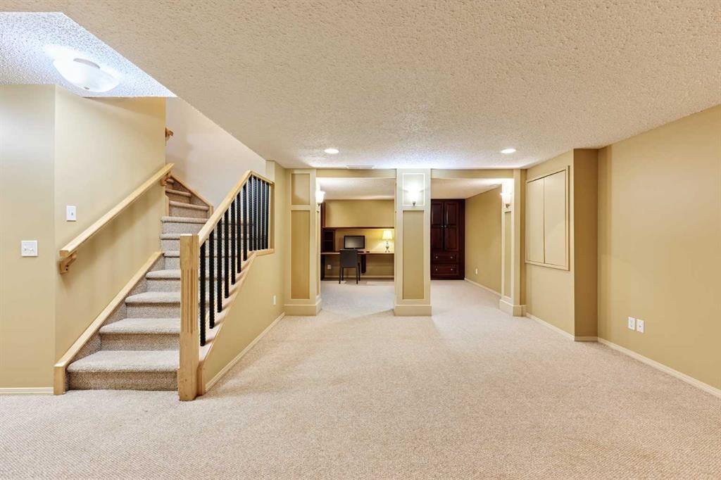 243 Hampshire Close Nw, Calgary, AB - Indoor Photo Showing Other Room
