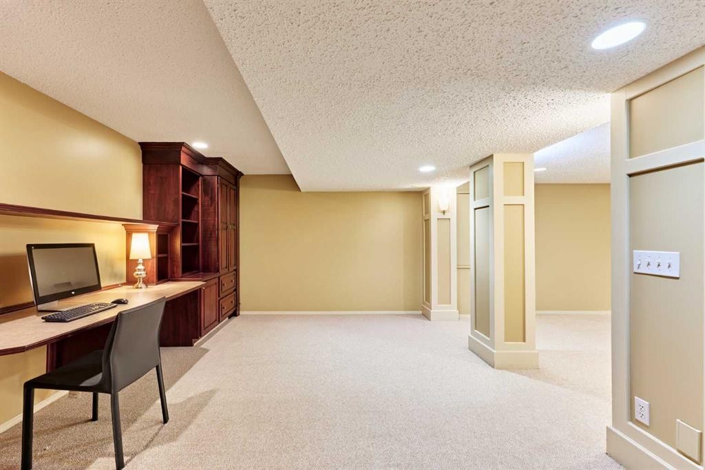 243 Hampshire Close Nw, Calgary, AB - Indoor Photo Showing Office