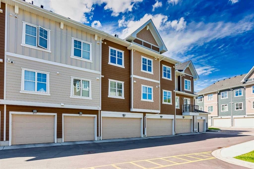 607 Cranbrook Walk Se, Calgary, AB