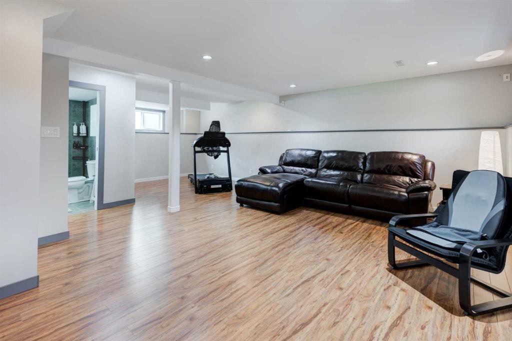 331 96 Avenue Se, Calgary, AB - Indoor