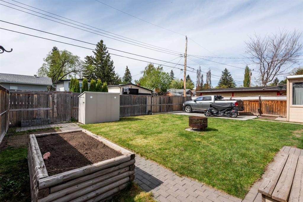 331 96 Avenue Se, Calgary, AB - Outdoor