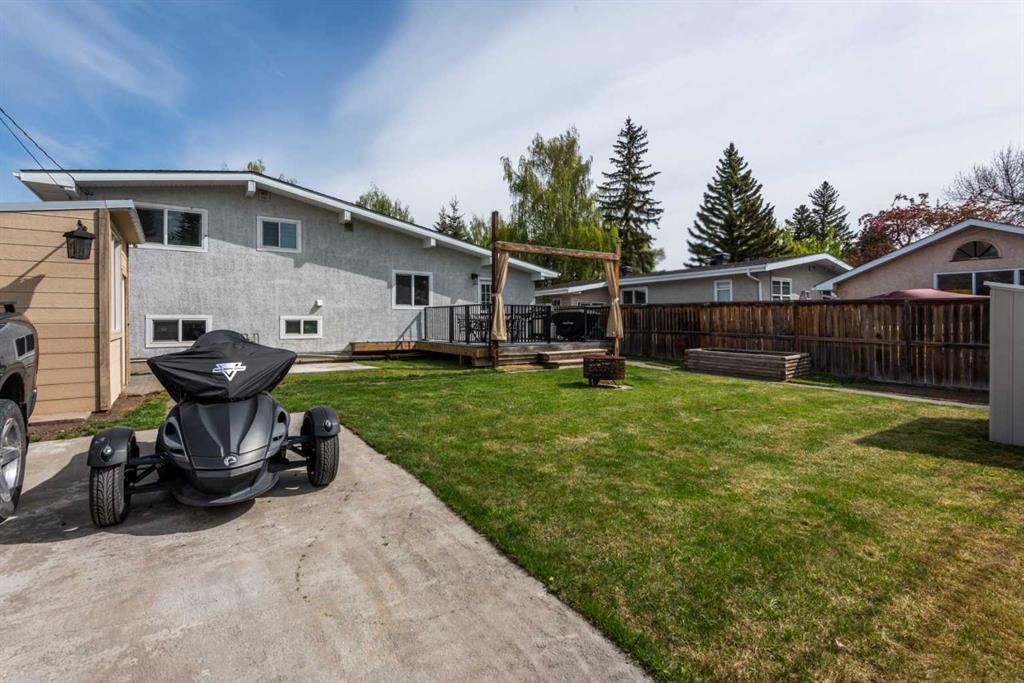 331 96 Avenue Se, Calgary, AB - Outdoor With Exterior