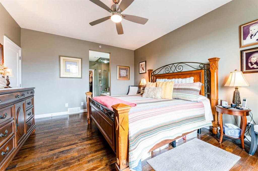 149 Muirfield Boulevard, Lyalta, AB - Indoor Photo Showing Bedroom