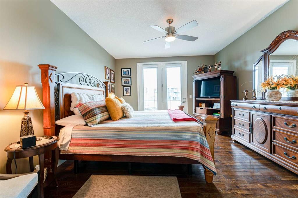 149 Muirfield Boulevard, Lyalta, AB - Indoor Photo Showing Bedroom