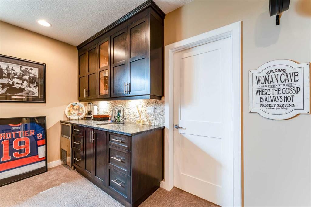 149 Muirfield Boulevard, Lyalta, AB - Indoor Photo Showing Other Room