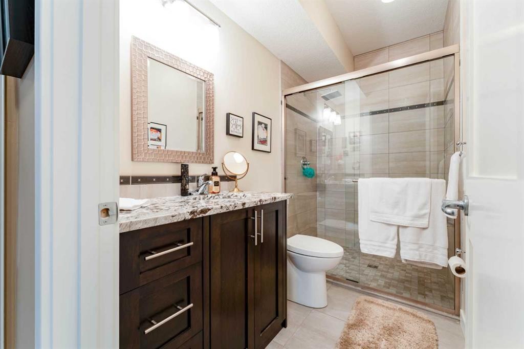 149 Muirfield Boulevard, Lyalta, AB - Indoor Photo Showing Bathroom