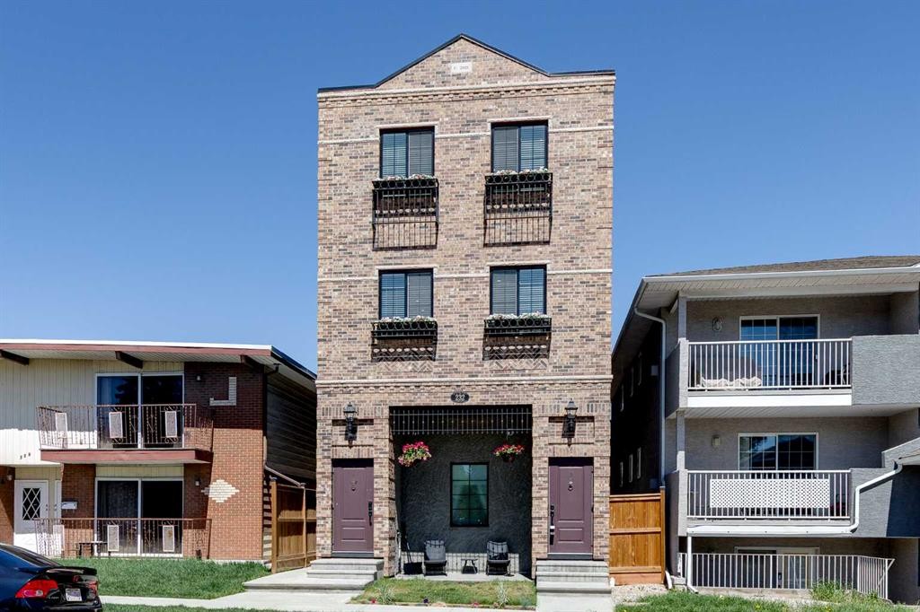 3-232 20 Avenue Ne, Calgary, AB - Outdoor With Balcony With Facade