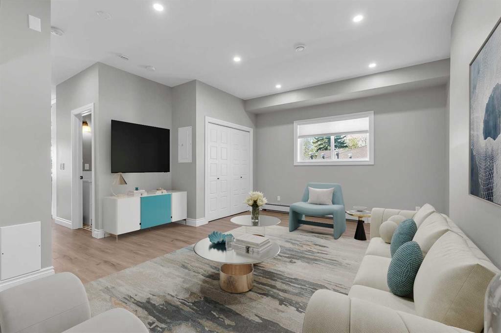 3-232 20 Avenue Ne, Calgary, AB - Indoor Photo Showing Living Room