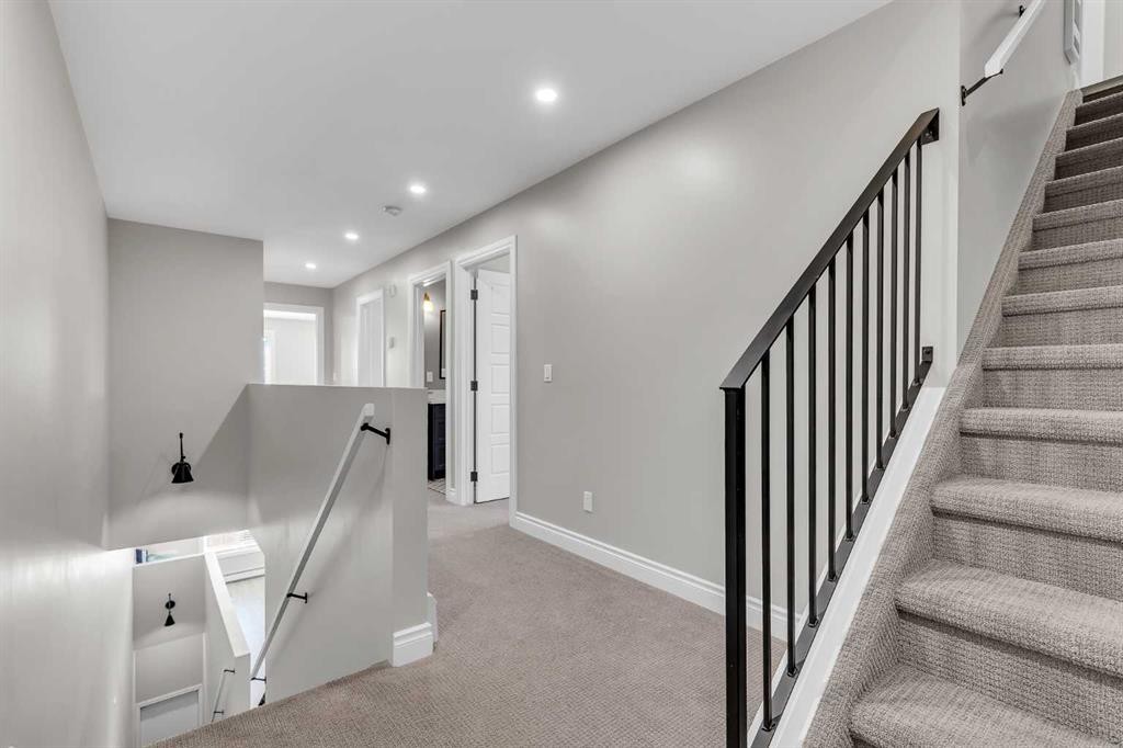 3-232 20 Avenue Ne, Calgary, AB - Indoor Photo Showing Other Room