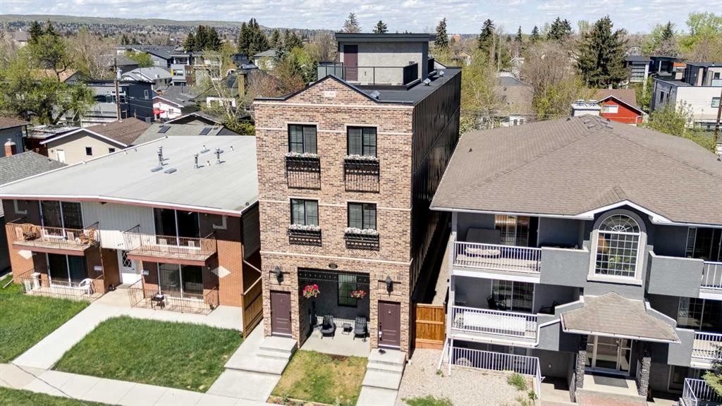 3-232 20 Avenue Ne, Calgary, AB - Outdoor With Balcony With Facade