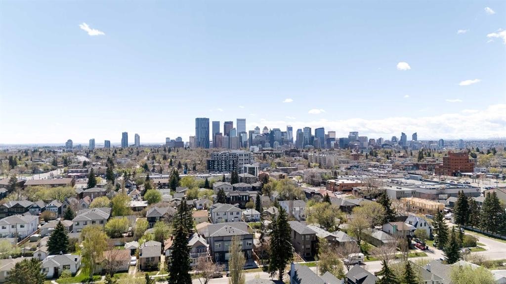 3-232 20 Avenue Ne, Calgary, AB - Outdoor With View
