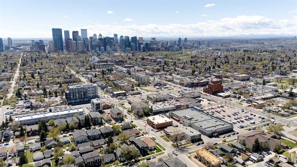 3-232 20 Avenue Ne, Calgary, AB - Outdoor With View