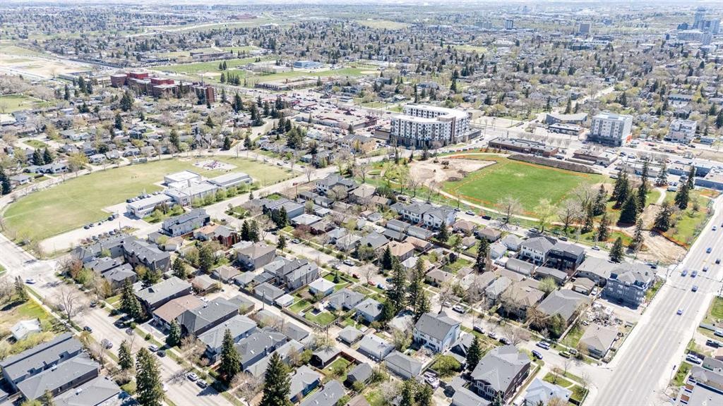3-232 20 Avenue Ne, Calgary, AB - Outdoor With View