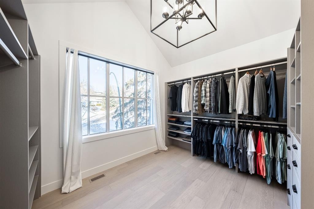 2755 Cannon Road Nw, Calgary, AB - Indoor Photo Showing Other Room