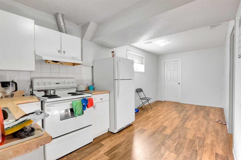 61 Taralake Street Ne, Calgary, AB - Indoor Photo Showing Kitchen