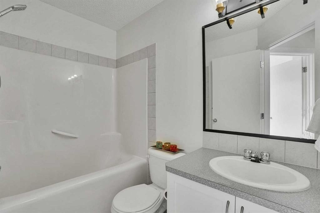 92 Prestwick Heath Se, Calgary, AB