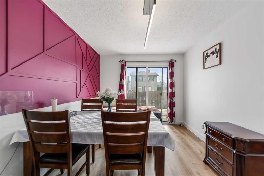 40 Pinecliff Close Ne, Calgary, AB - Indoor Photo Showing Dining Room