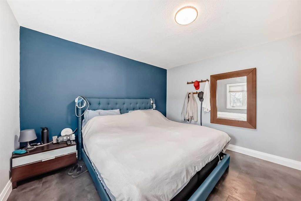 5224 19 Avenue Nw, Calgary, AB - Indoor Photo Showing Bedroom