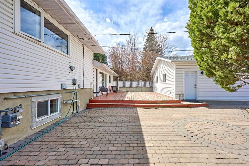 612 101 Avenue Sw, Calgary, AB - Outdoor With Exterior