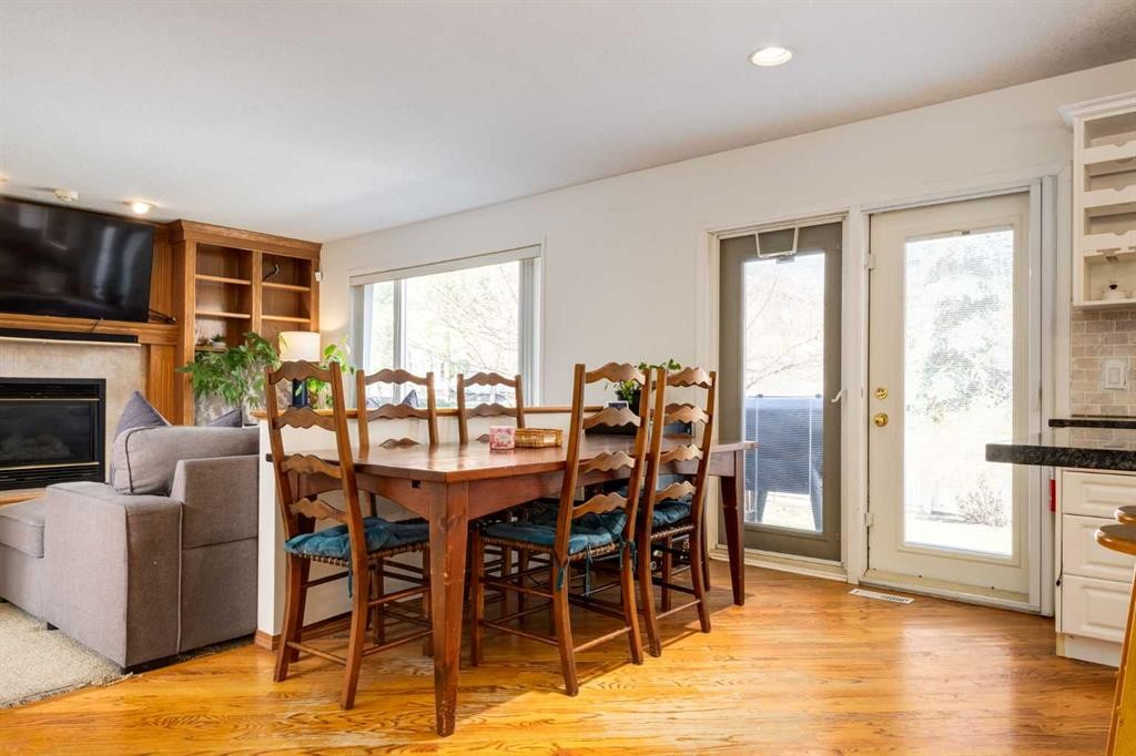 439 Mountain Park Drive Se, Calgary, AB - Indoor With Fireplace