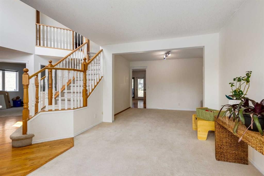 439 Mountain Park Drive Se, Calgary, AB - Indoor Photo Showing Other Room
