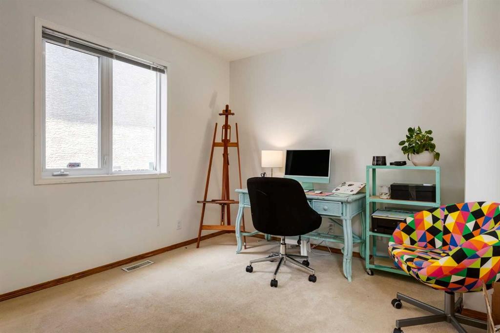 439 Mountain Park Drive Se, Calgary, AB - Indoor Photo Showing Office