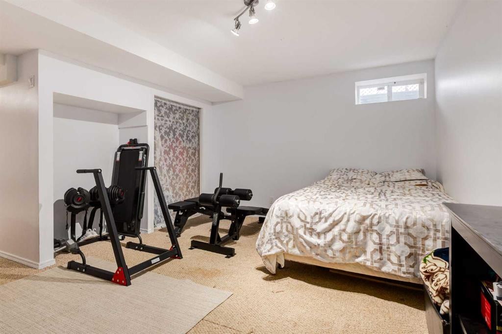 439 Mountain Park Drive Se, Calgary, AB - Indoor