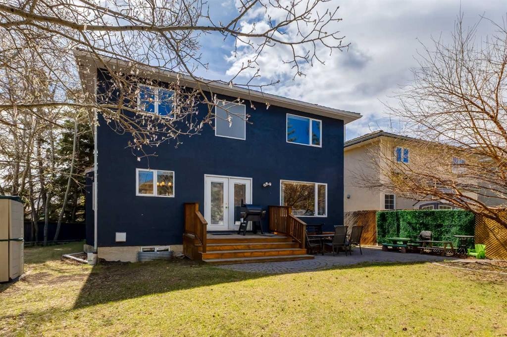 439 Mountain Park Drive Se, Calgary, AB - Outdoor