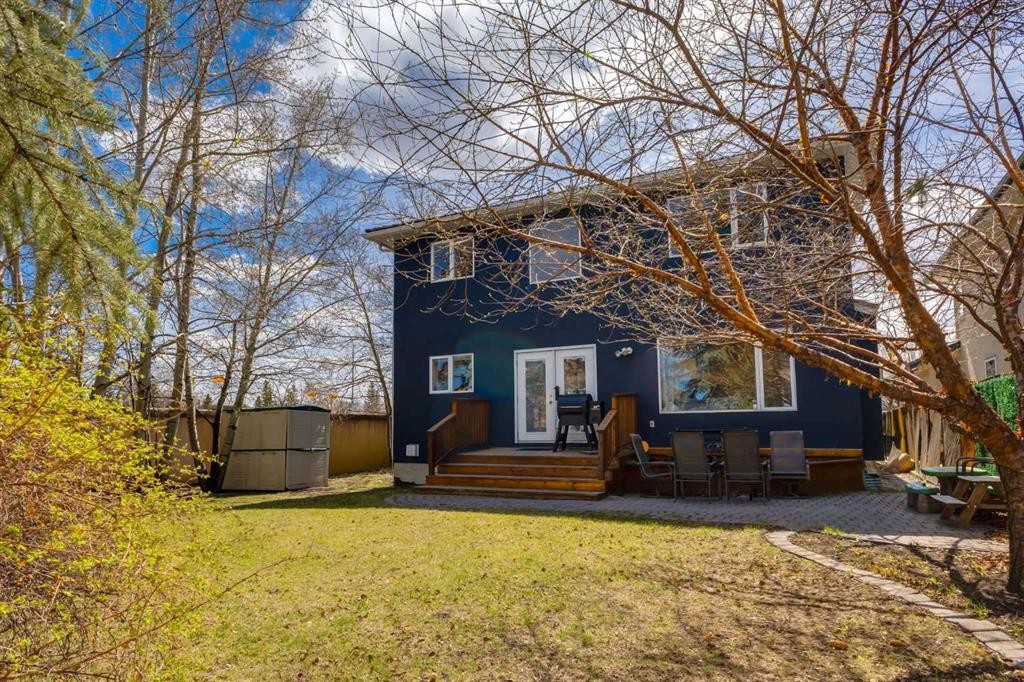 439 Mountain Park Drive Se, Calgary, AB - Outdoor