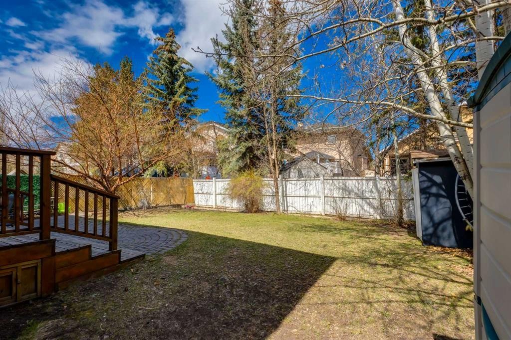 439 Mountain Park Drive Se, Calgary, AB - Outdoor