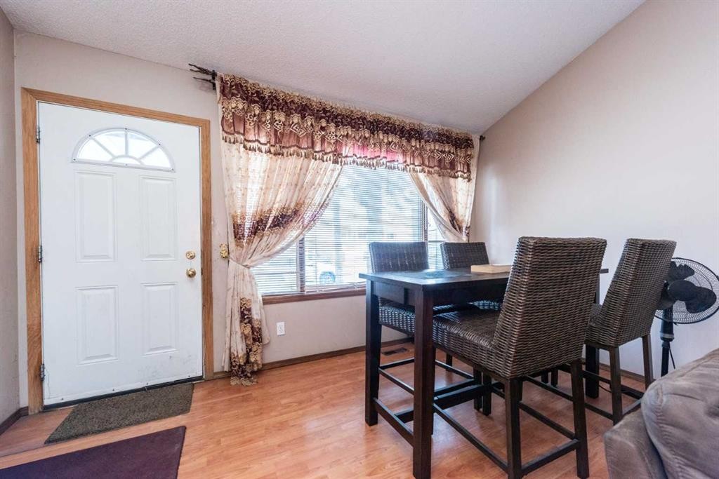 27 Ventura Way Ne, Calgary, AB - Indoor