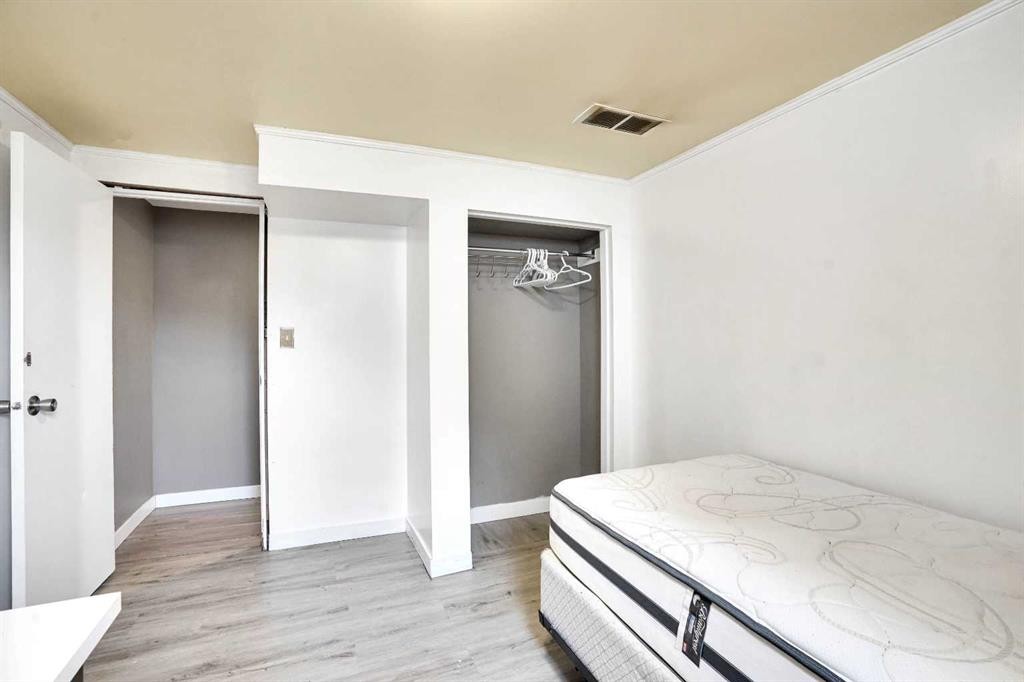 8316 43 Avenue Nw, Calgary, AB - Indoor