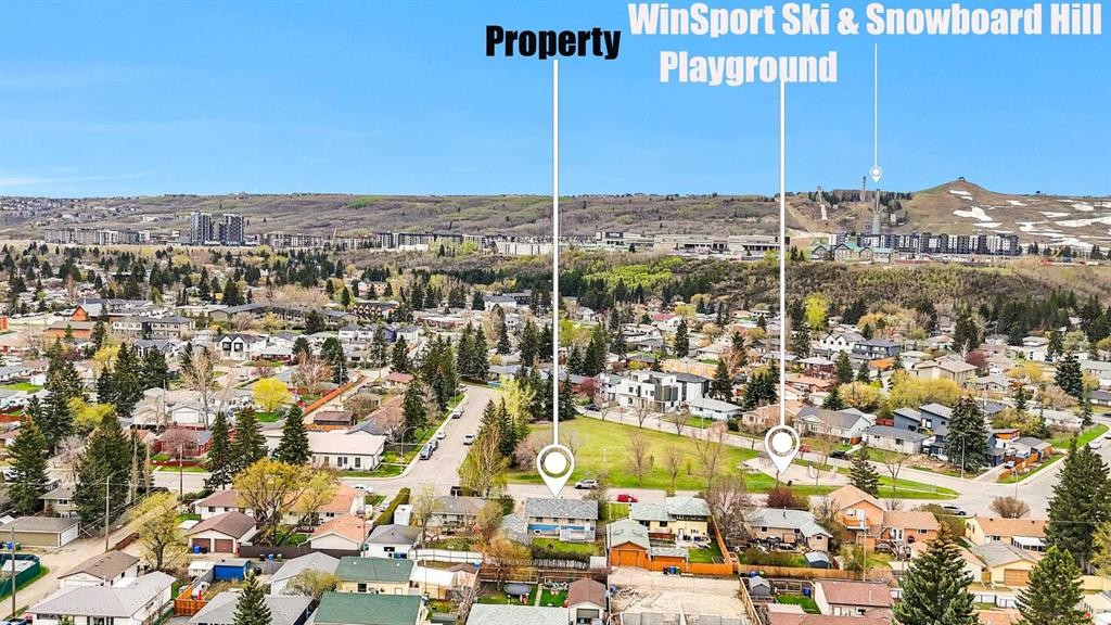 8316 43 Avenue Nw, Calgary, AB - Outdoor With View