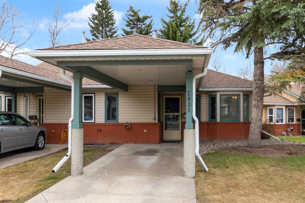 2831 Dovely Park Se, Calgary, AB - Outdoor
