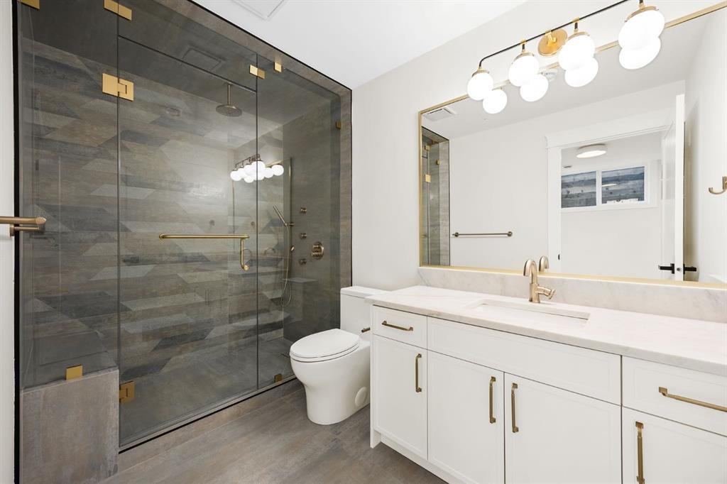 620 Varsity Estates Crescent Nw, Calgary, AB - Indoor Photo Showing Bathroom